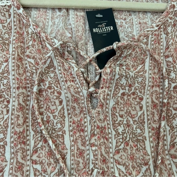 NWT Hollister Boho Babydoll Blouse Bell Sleeves Floral Print Crochet Lace Sz M - Picture 5 of 10
